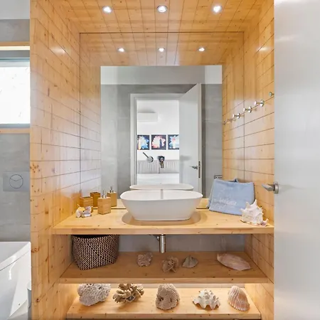 Trianda A True Gem Just 27 Steps From The Beach! Villa