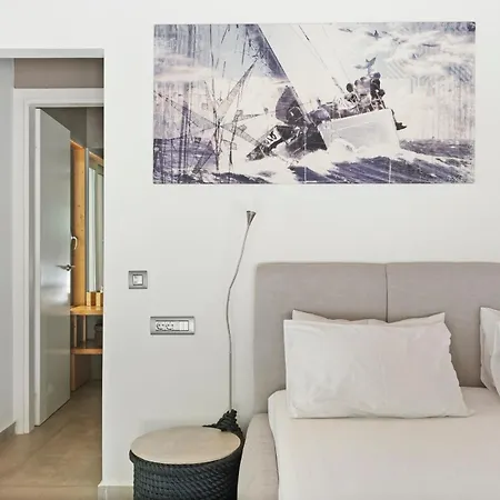 Trianda A True Gem Just 27 Steps From The Beach! Villa