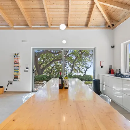 Trianda A True Gem Just 27 Steps From The Beach! Szívota