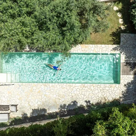 Trianda A True Gem Just 27 Steps From The Beach! Villa Szívota