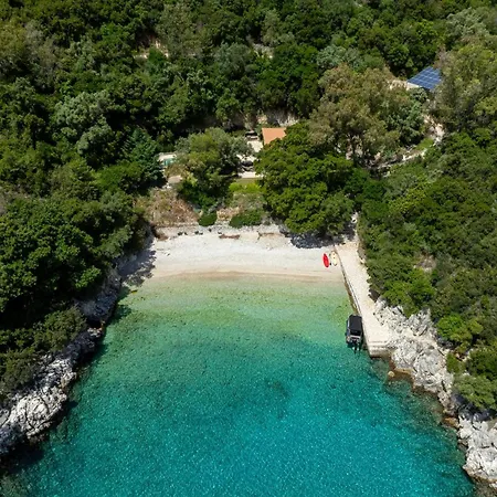 Trianda A True Gem Just 27 Steps From The Beach! Villa