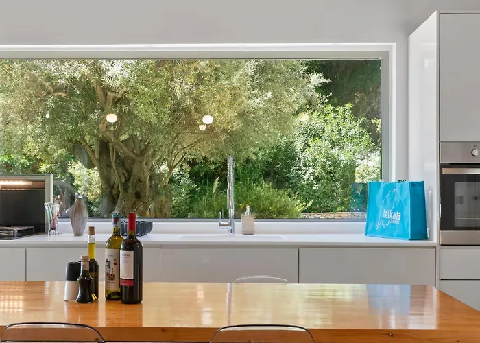 Βίλα Trianda A True Gem Just 27 Steps From The Beach! Σύβοτα