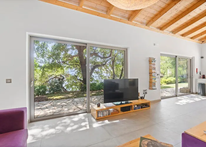 Trianda A True Gem Just 27 Steps From The Beach! Βίλα